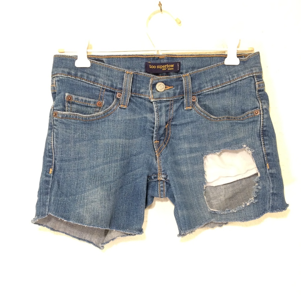 Levi Strauss & CO Womens 1 M raw hem shorts (85)